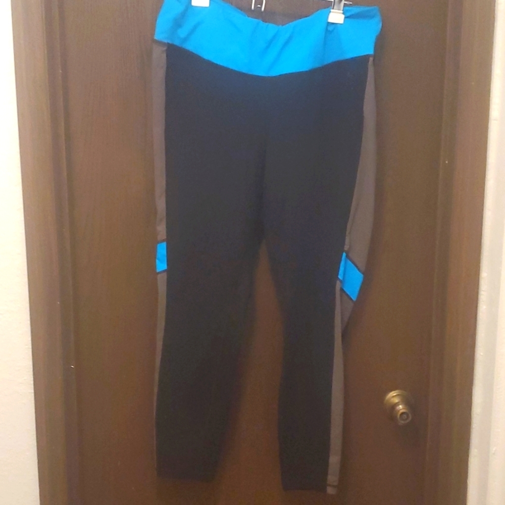 Torrid athletic leggings size 1